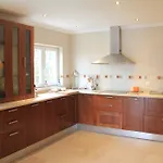 Villa Spacious In *