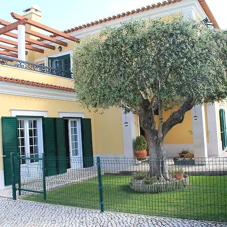 Villa Spacious In Azeitão